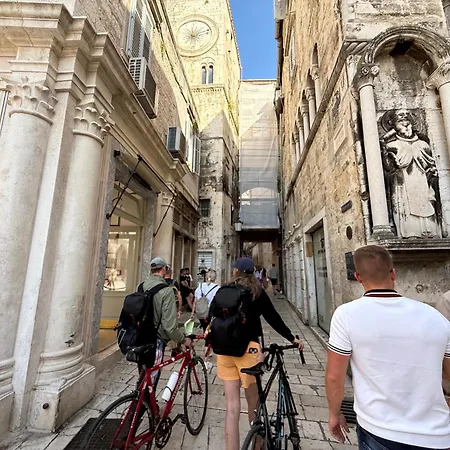 Pensión Design Anima Mundi Citycentre Right Next To Diocletian's Palace 3*