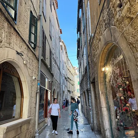 Design Anima Mundi Citycentre Right Next To Diocletian's Palace *